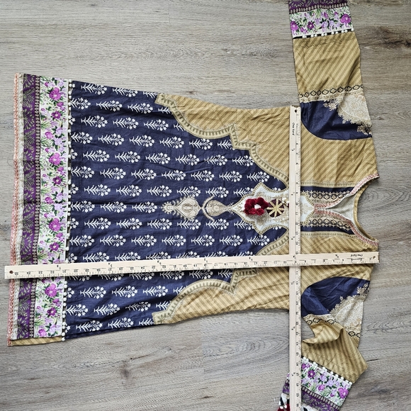 Printed Lawn Shirt with Silk Dupatta Set Beaded Bordered - Picture 12 of 13